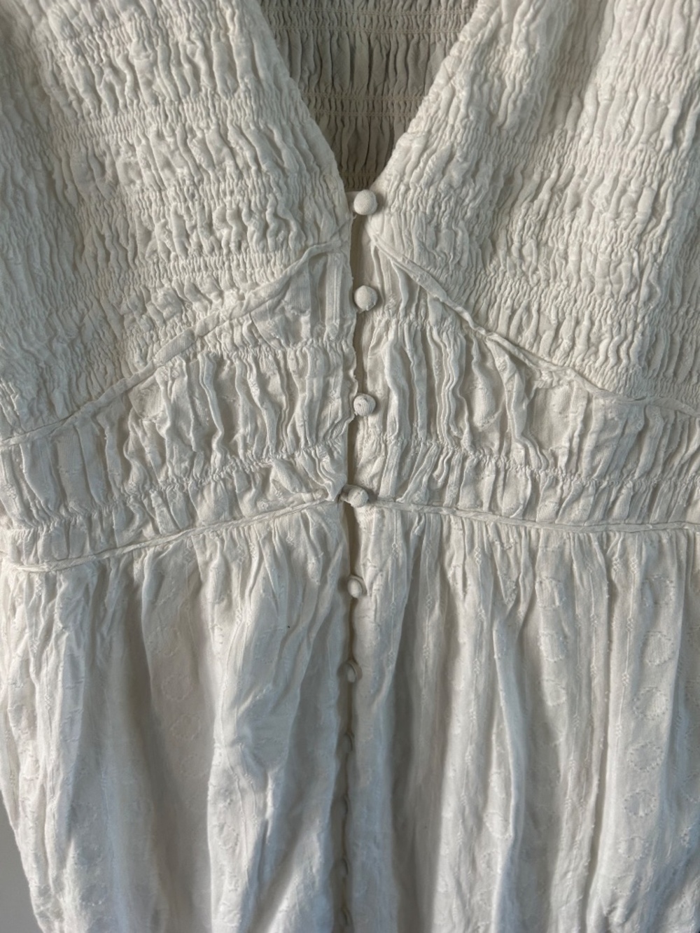 Women's Anthropologie White Flowy Sleeveless Dress - Picture 3 of 4